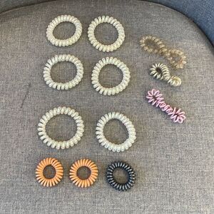 Bundle of hairbands (12)